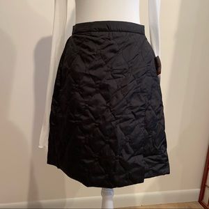 NWT UNICLO Quilted Wraparound Windproof Skirt with fleece lining. Black.